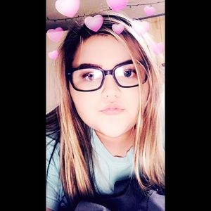 Meet your Posher, Alyssa